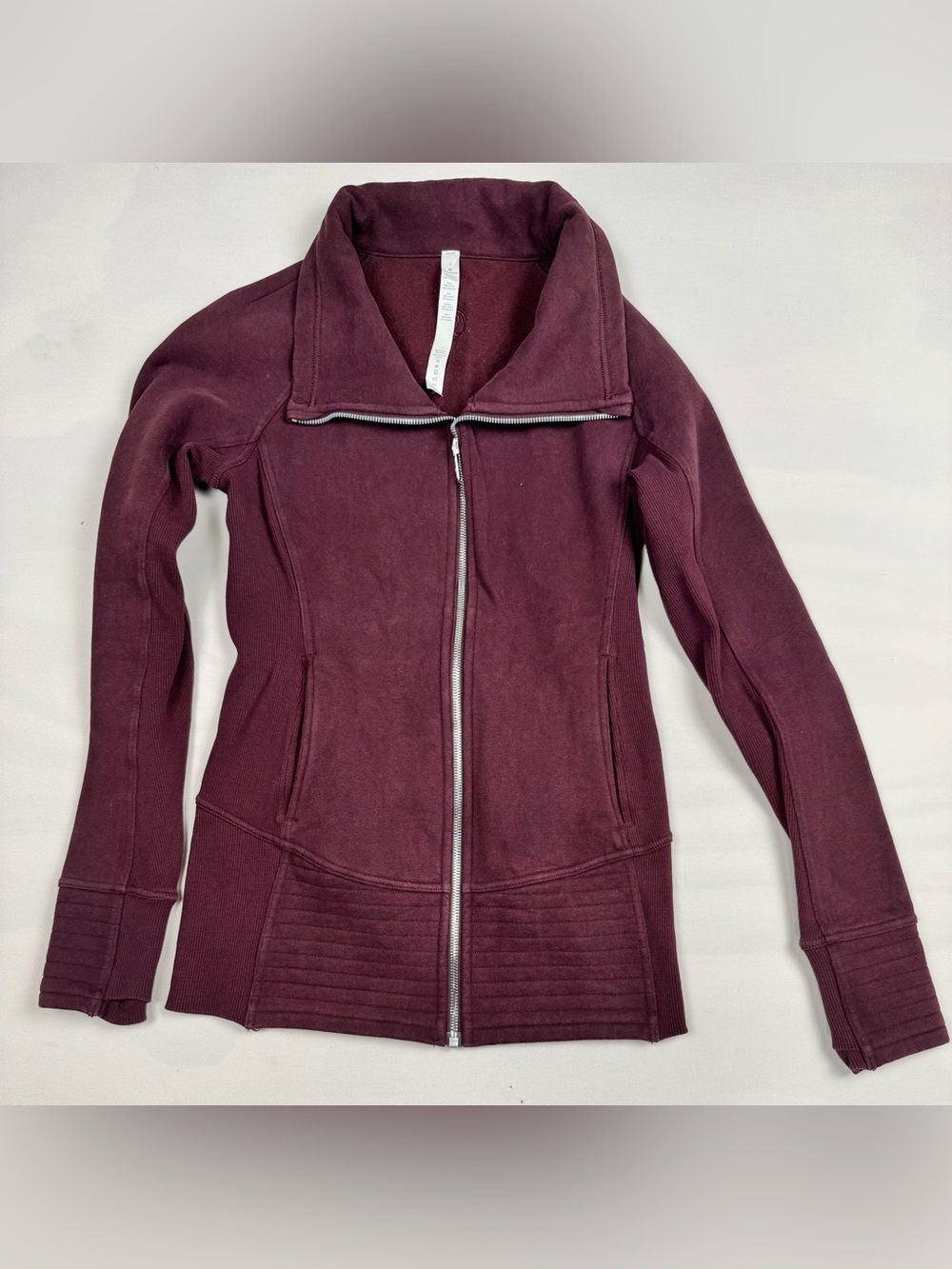 Lululemon Radiant Jacket II Garnet Red Full Zip Women’s 6 Retail $118